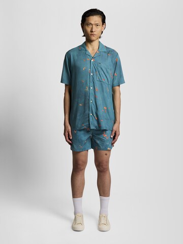 Lyle & Scott Regular Trousers in Blue: front