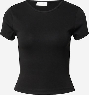 Tricou de la Gina Tricot pe negru: față