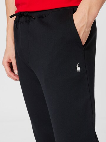 Tapered Pantaloni de la Polo Ralph Lauren pe negru