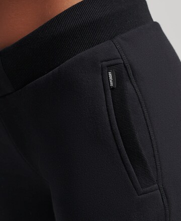 Superdry Tapered Hose in Schwarz