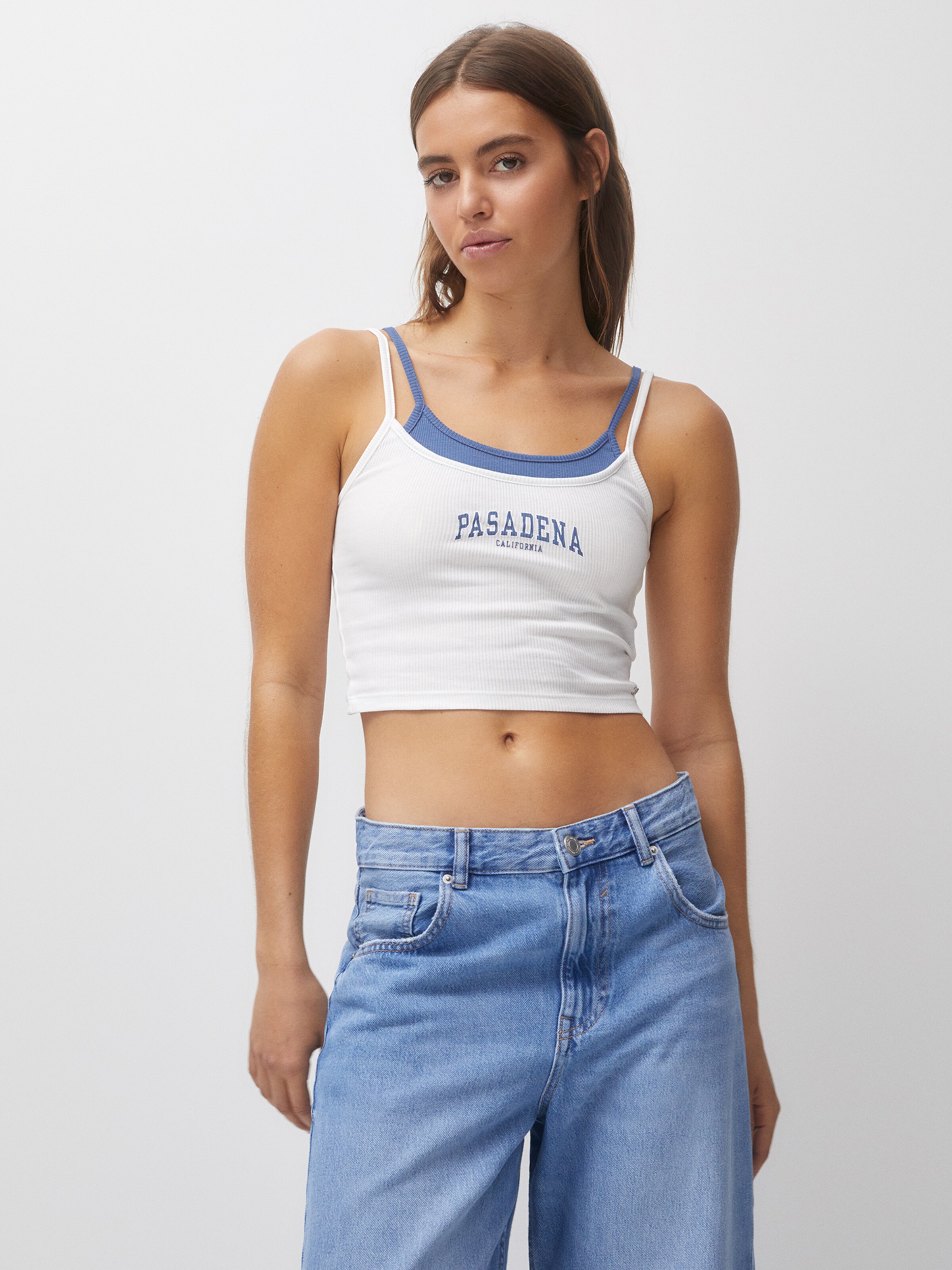 Pull Bear Top in White ABOUT YOU