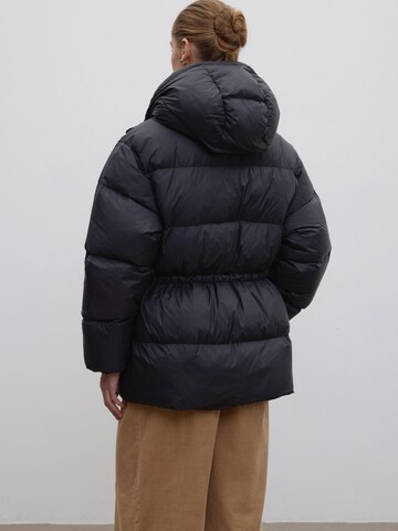 Estro Tussenjas in Zwart