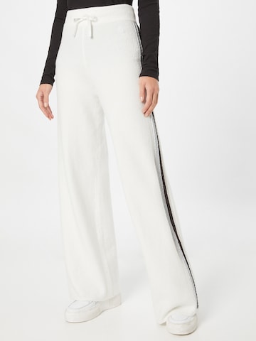 TOMMY HILFIGER Wide Leg Hose in Weiß: predná strana