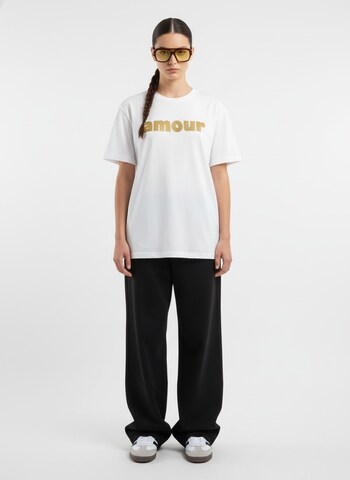 Tricou 'Cassia' de la studioselect pe alb