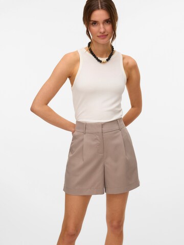 VERO MODA Regular Shorts 'VMNILA' in Grau