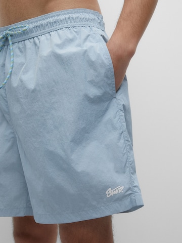 Pull&Bear Kratke kopalne hlače | modra barva