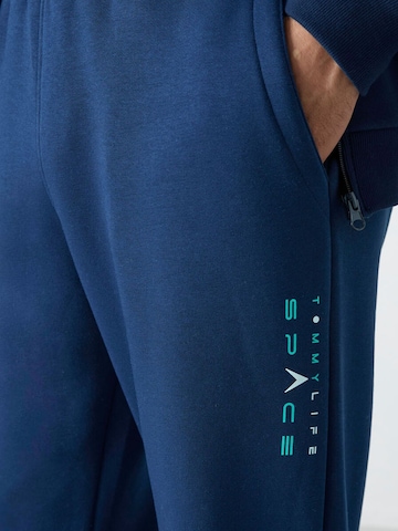 Completo per l'allenamento di Tommy Life in blu