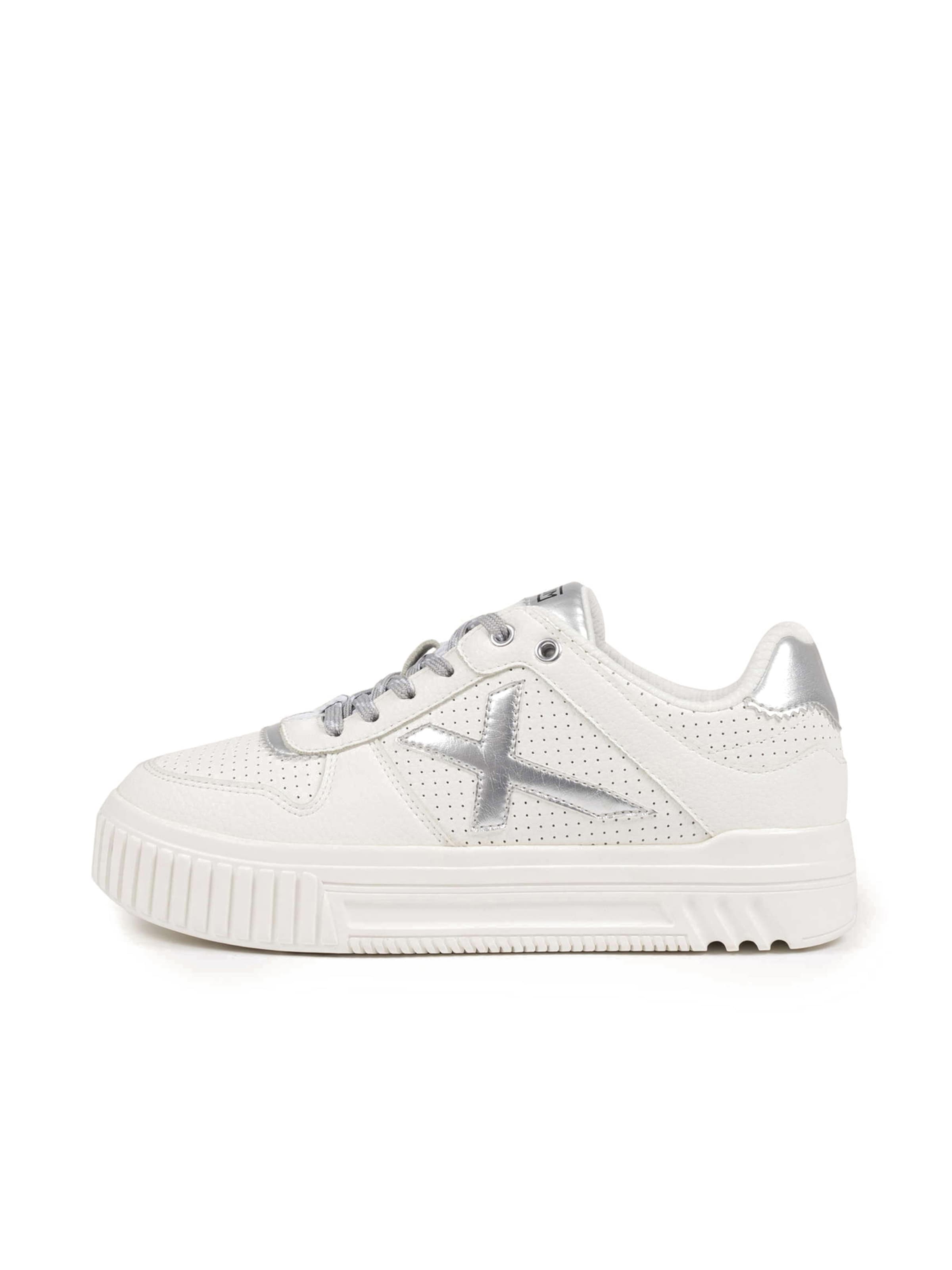 Baskets basses 'Mina' MUNICH en blanc : devant