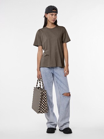 PIECES T-shirt 'RIA' i brun