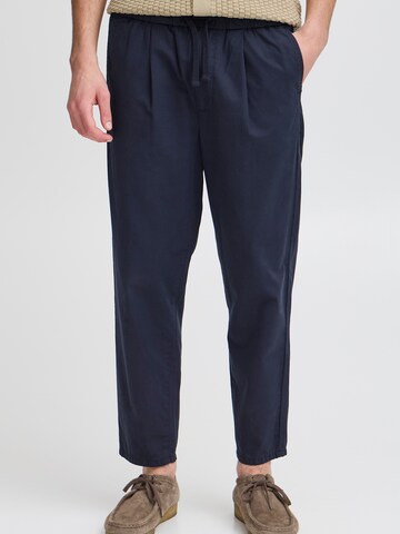 Casual Friday Loose fit Pleat-front trousers 'CFHAAKAN' in Blue: front