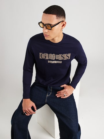 T-Shirt GUESS en bleu : devant