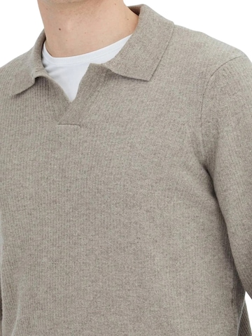 Ramsey Knit Cardigan in Grey