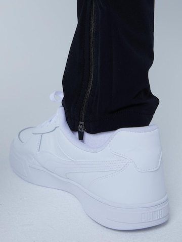 Coupe slim Pantalon de sport 'Slim Training Pants' SPORTKIND en noir