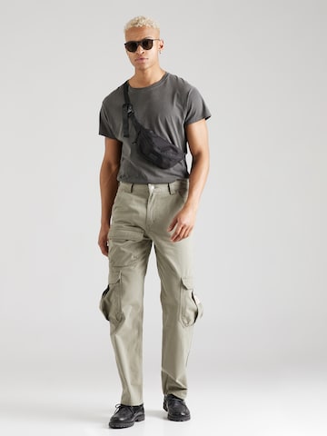 LEVI'S ® Ohlapna forma Kargo hlače | zelena barva