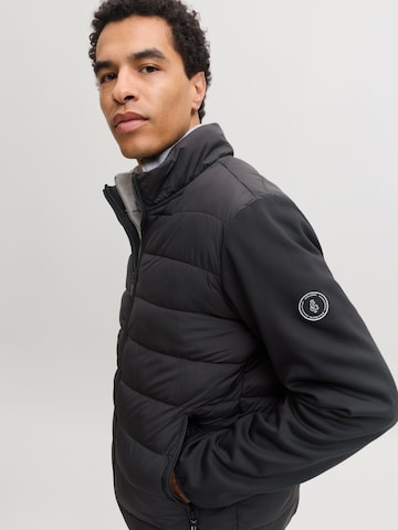 JACK & JONES Φθινοπωρινό και ανοιξιάτικο μπουφάν 'JJETATE' σε μαύρο