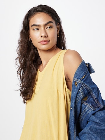 Kaffe Top 'Amber' in Yellow