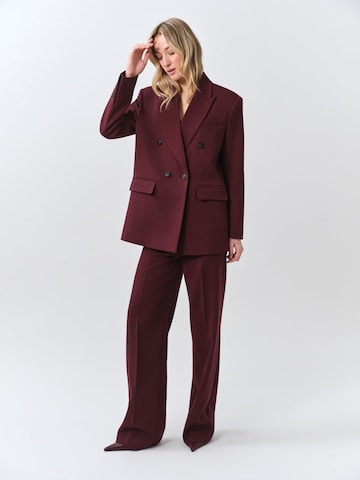 MB by Marta Buzolic - Blazer en rojo