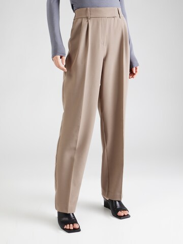 ONLY Regular Pleat-Front Pants 'LANA-BERRY' in Brown: front