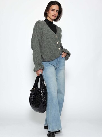 Maglietta di SASSYCLASSY in nero