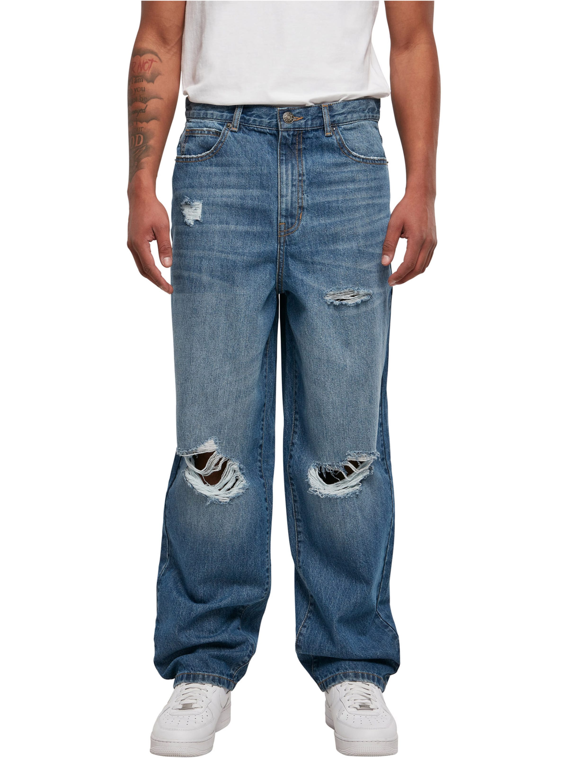 Urban Classics Wide leg Jeans 'Distressed 90‘s' in Blue: front