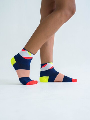 INCYLENCE Sportsocken 'STRIKES SHORT' in 