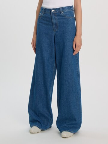 EDITED - Ropa ancha Vaquero 'Fiene' en azul: frente