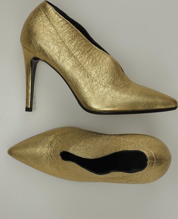 Aeyde High Heels & Pumps in 38 in Gold: front