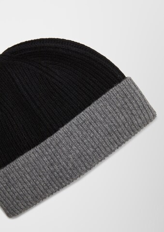 s.Oliver Beanie in Black