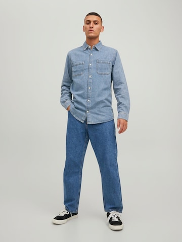 JACK & JONES جينز مضبوط قميص 'Jeff' بلون أزرق