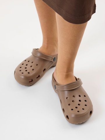 Chaussure basse TWO SOON en marron : devant