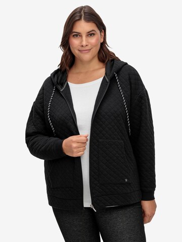 SHEEGO Zip-Up Hoodie in Black: front