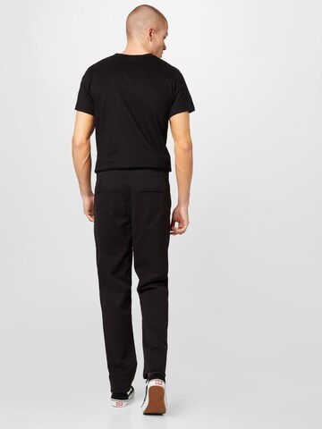 DEDICATED. Regular Chino in Zwart