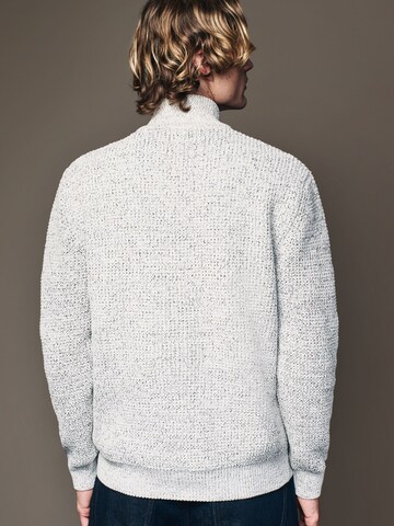 Next Sweter w kolorze biały