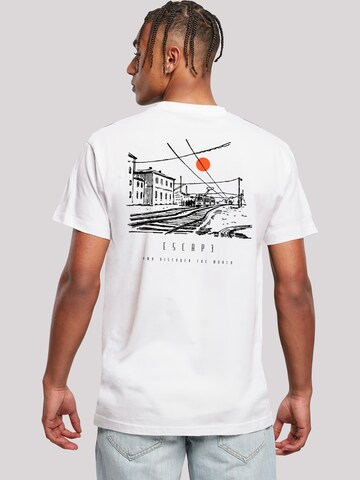 T-Shirt 'Escape Discover the World Town Train Station' F4NT4STIC en blanc : devant