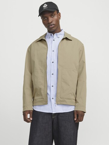 Veste mi-saison JACK & JONES en vert : devant