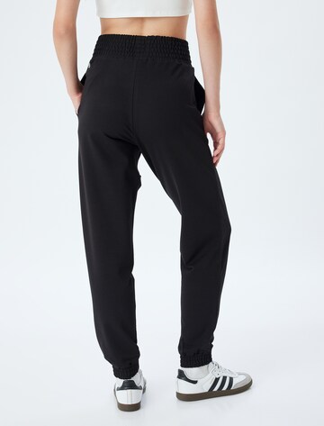 Koton Tapered Broek in Zwart