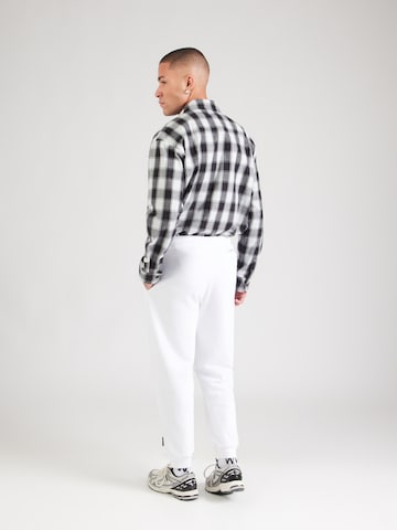 Carlo Colucci Tapered Παντελόνι σε λευκό: πίσω