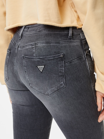 GUESS Skinny Jeans 'Curve X' in Grau