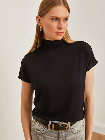olalook Koszulka w kolorze czarny: przód