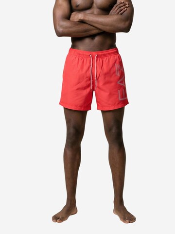 Pantaloncini da bagno '7M002001 AF14497' di EA7 Emporio Armani in rosso: frontale