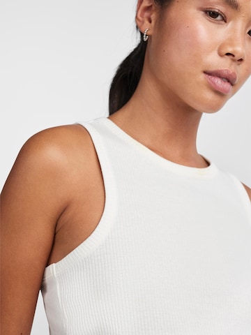 PIECES Top 'Ruka' in White