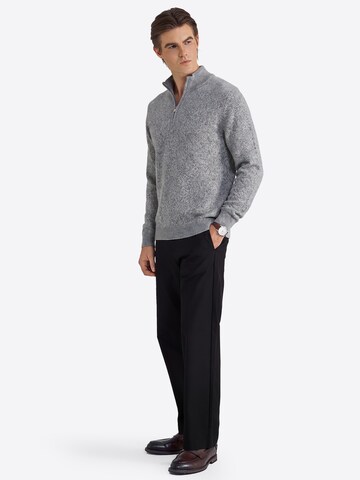 Vantory Sweater in Grey