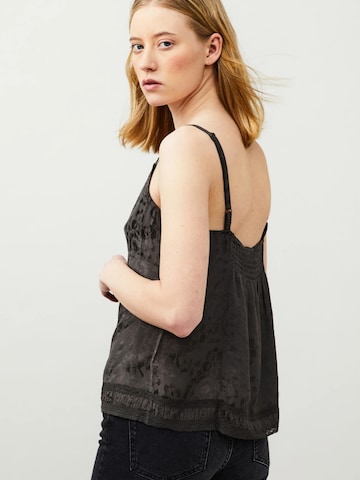 Odd Molly Overdel i grå