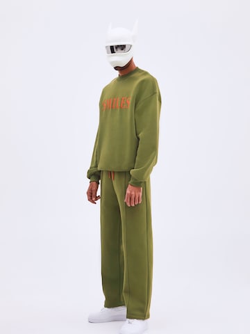 Smiles Regular Pants 'Ediz' in Green: front