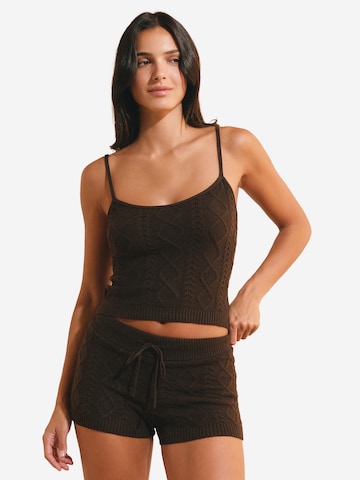 ETAM Shorty 'Blanca' in Braun: Vorderseite