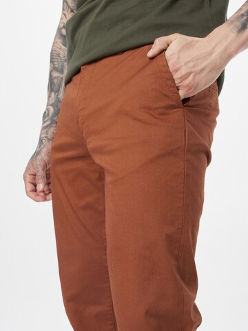 Coupe slim Pantalon chino 'Stuart' SCOTCH & SODA en marron