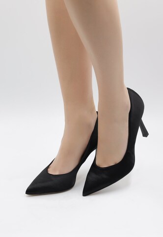 faina Pumps in Schwarz