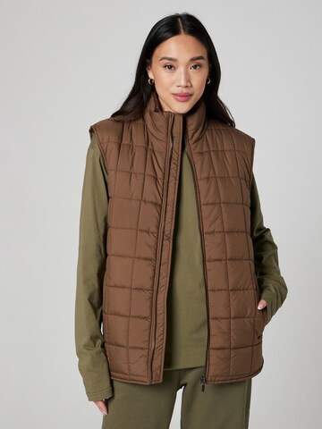 ABOUT YOU x Alvaro Soler Vest 'Davin' in Brown