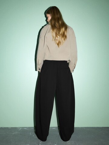 Wide Leg Pantalon à pince Bershka en noir