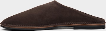 Estro Pantoletter '48-100' i brun: forside